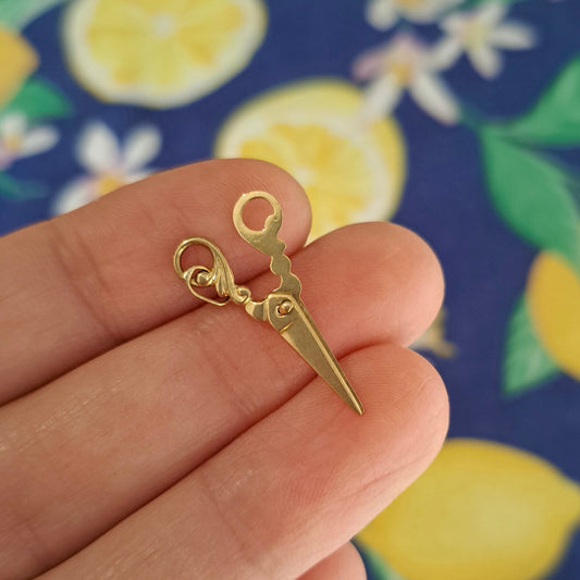 Vintage 9ct Gold Moving Scissors Charm