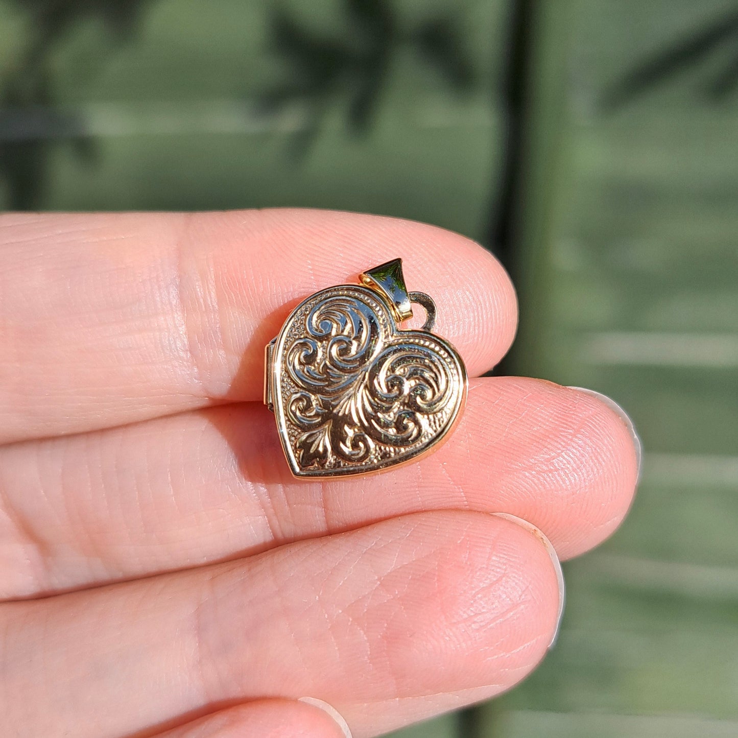 Late Vintage 9ct Yellow Gold Heart Locket