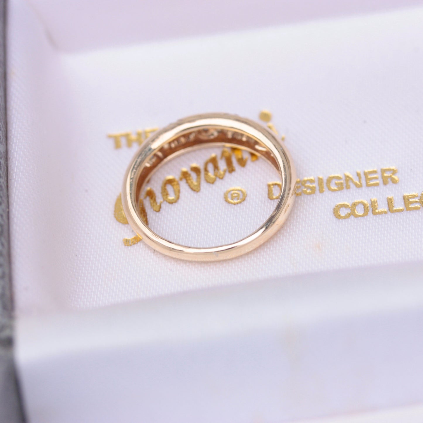Pre-owned 9ct Gold Star Set Diamond Domed Ring