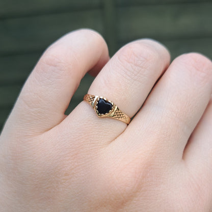 vintage 9ct gold onyx heart ring