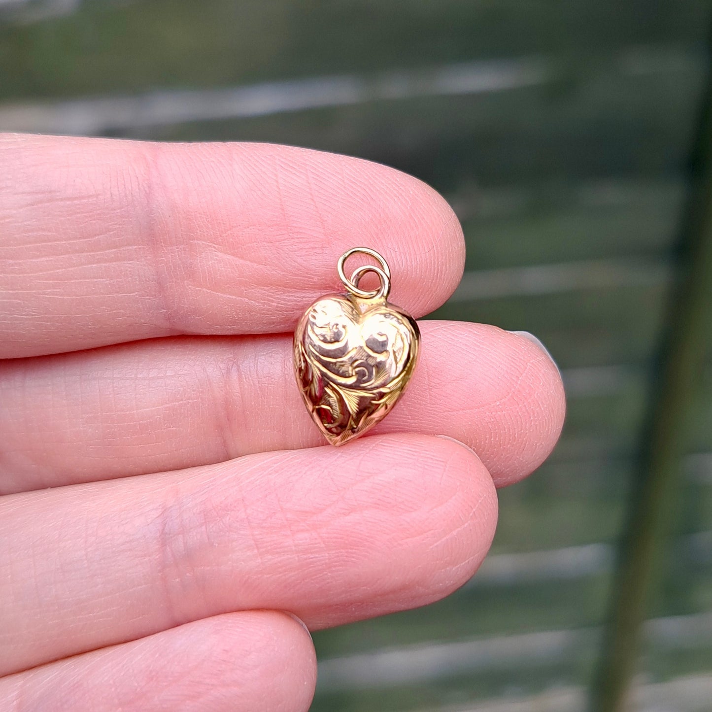 Vintage 9ct Gold Engraved Puffy Heart Charm, 12mm