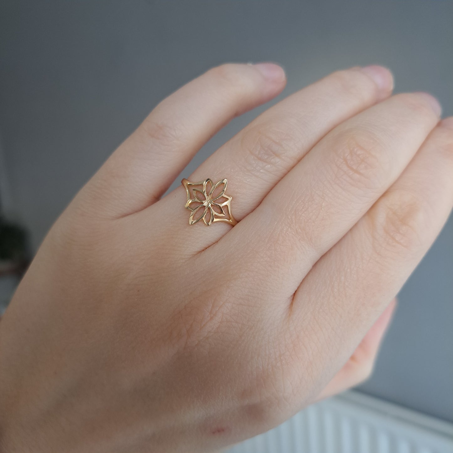 Vintage 9ct Gold Open Flower Ring, 1991