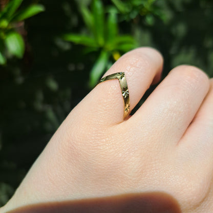 Late Vintage 9ct Gold Patterned Double Wishbone Ring