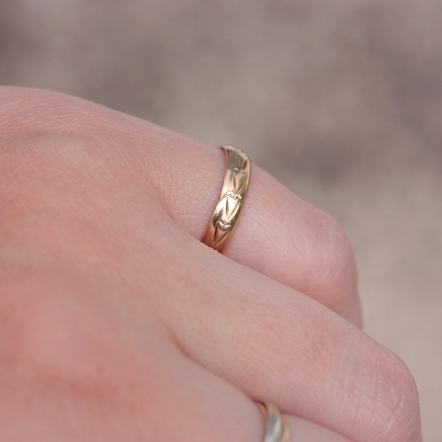 Vintage 9ct Gold Hearts Band Ring, 1989