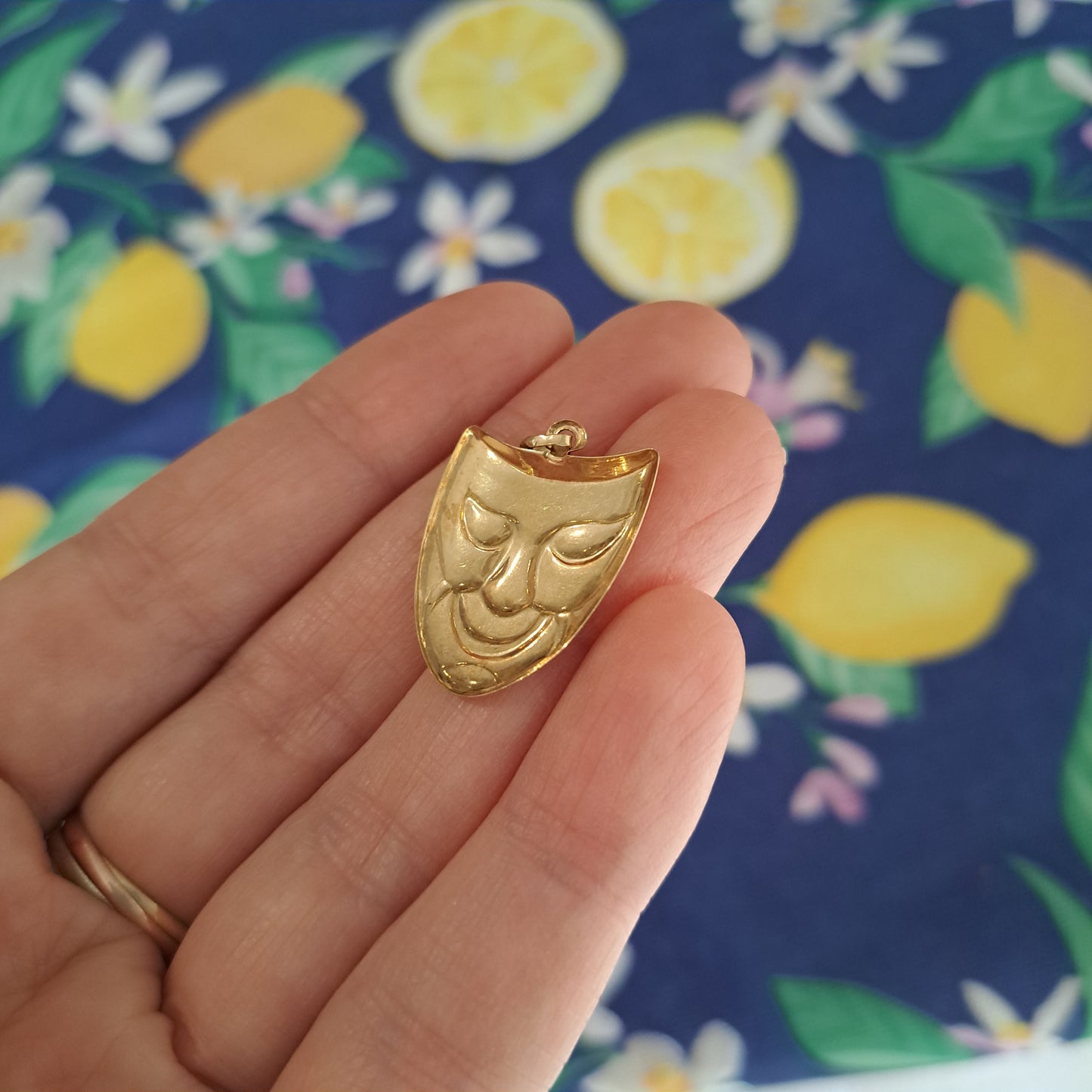 Vintage 9ct Gold Theatre Mask Pendant