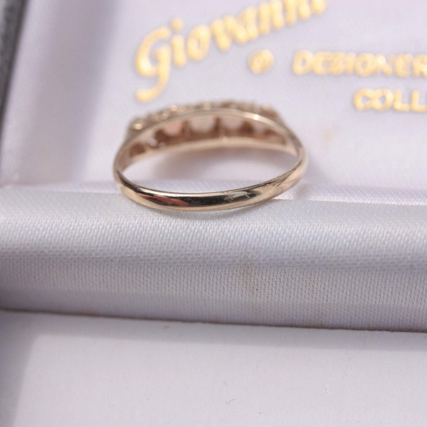 Vintage 9ct Gold Opal 5 Stone Ring