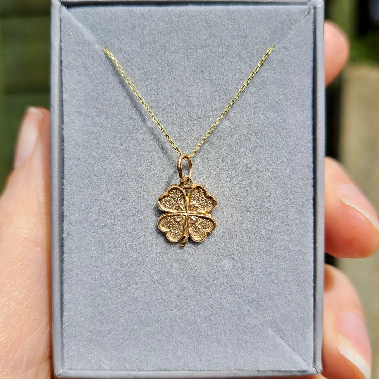 9ct Gold Textured 4 Leaf Clover Charm