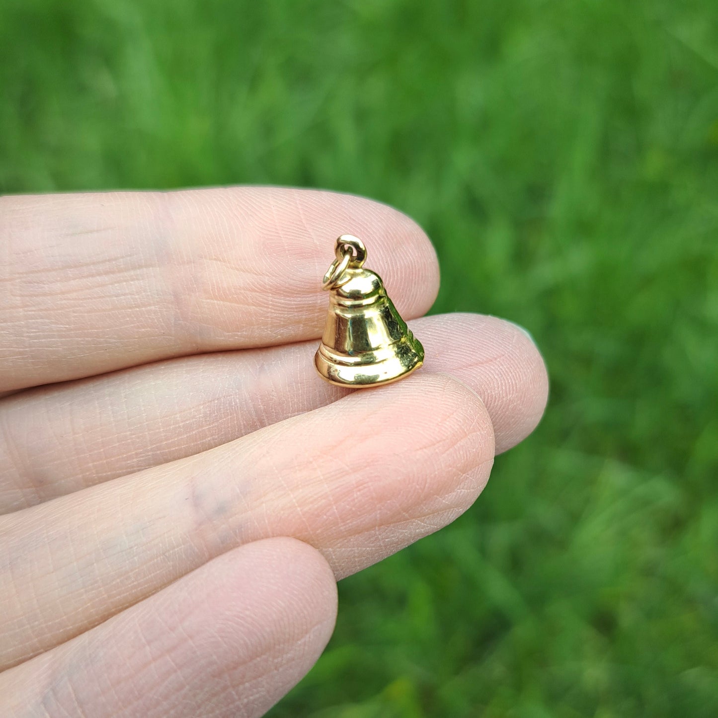 Vintage 9ct Gold Ringing Bell Charm