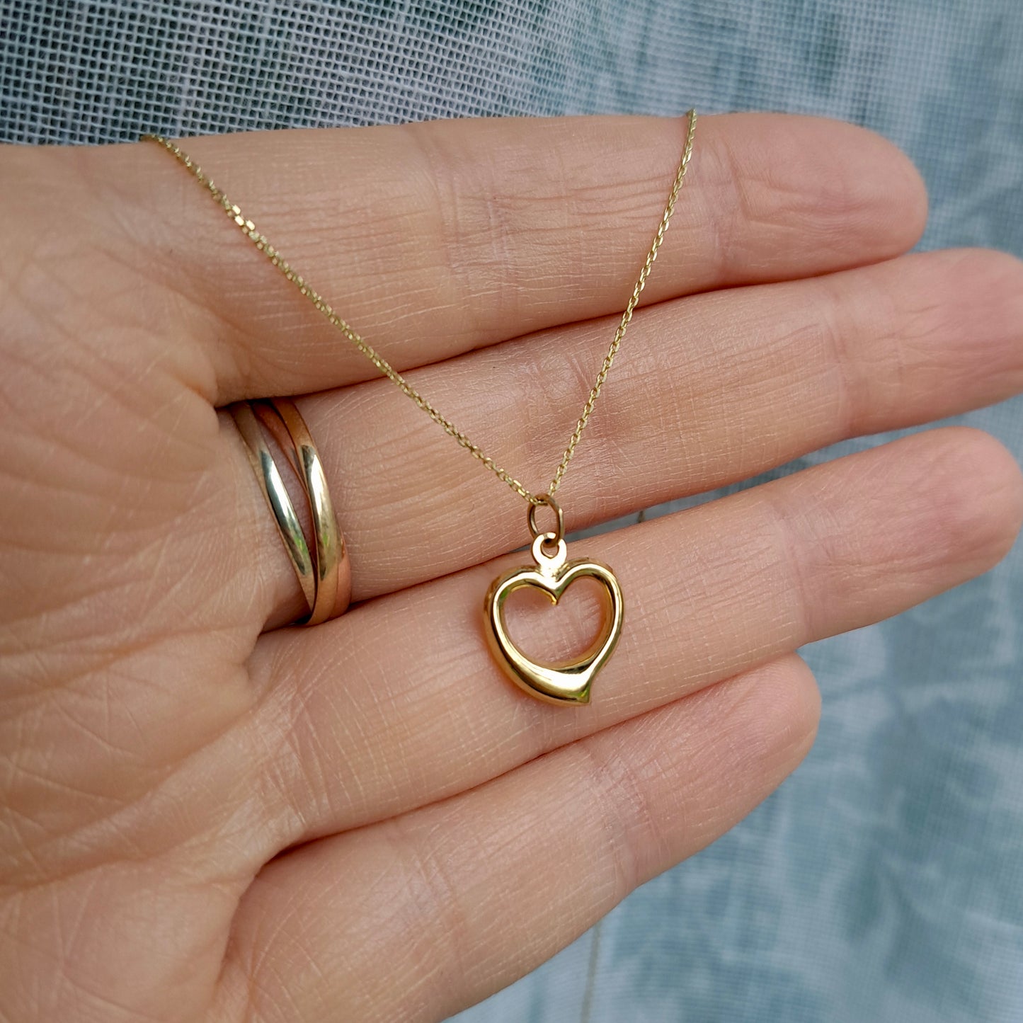 Vintage 9ct Gold Open Heart Charm
