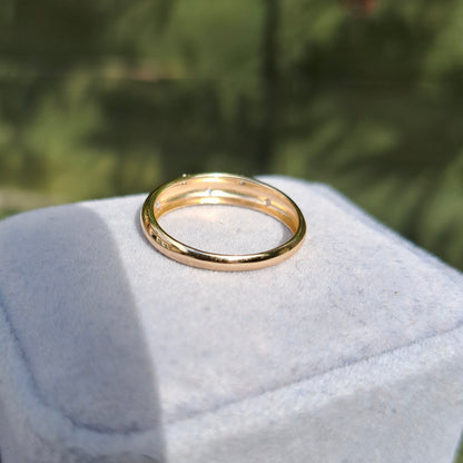 Pre-owned 9ct Gold and Diamond Clovers Domed Ring