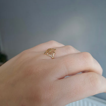 Vintage 9ct Gold Open Flower Ring, 1991