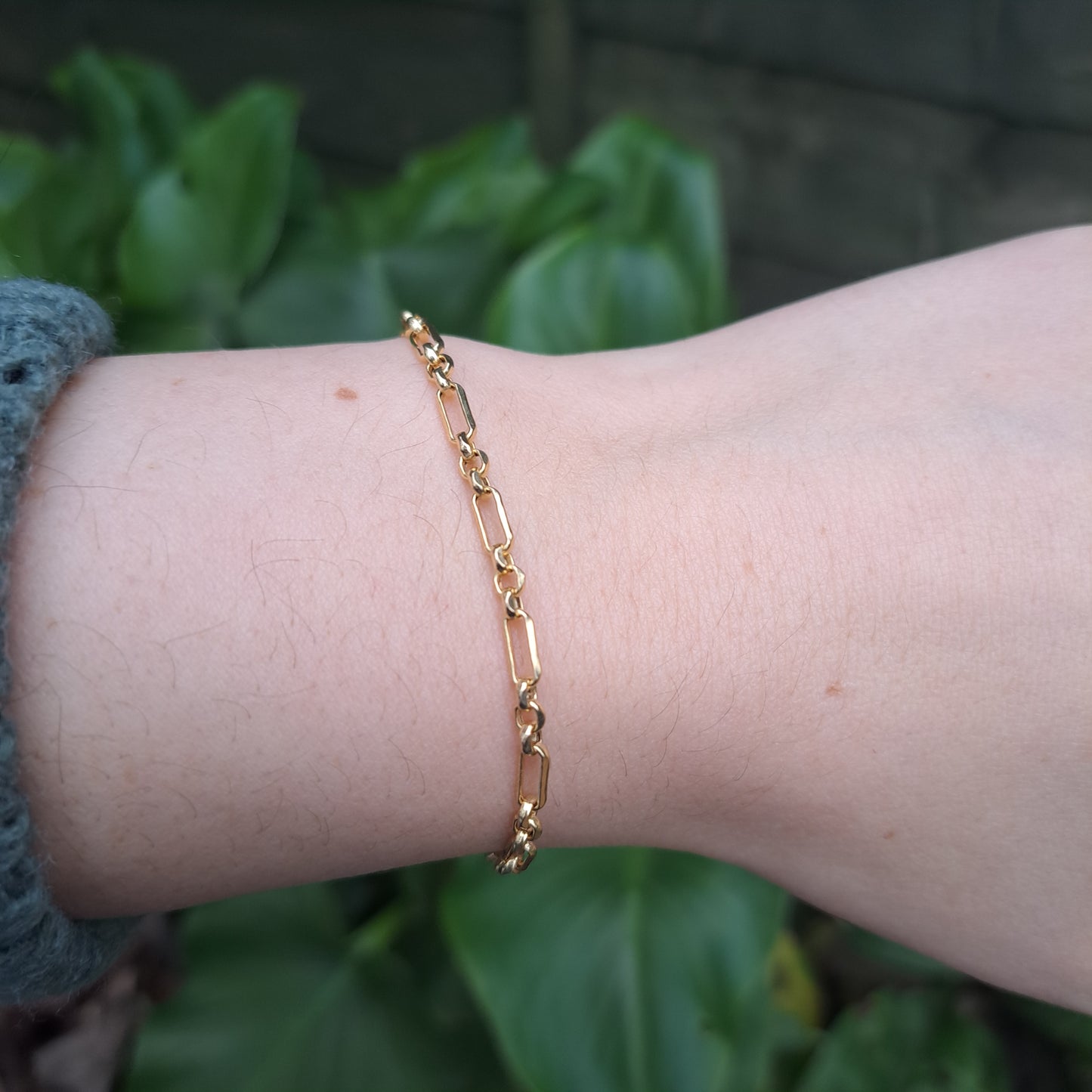 Pre-owned 9ct Yellow Gold Square Figaro Style Bracelet