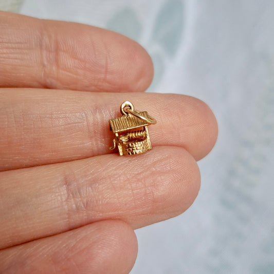 Vintage 9ct Gold Tiny Wishing Well Charm, 1970s