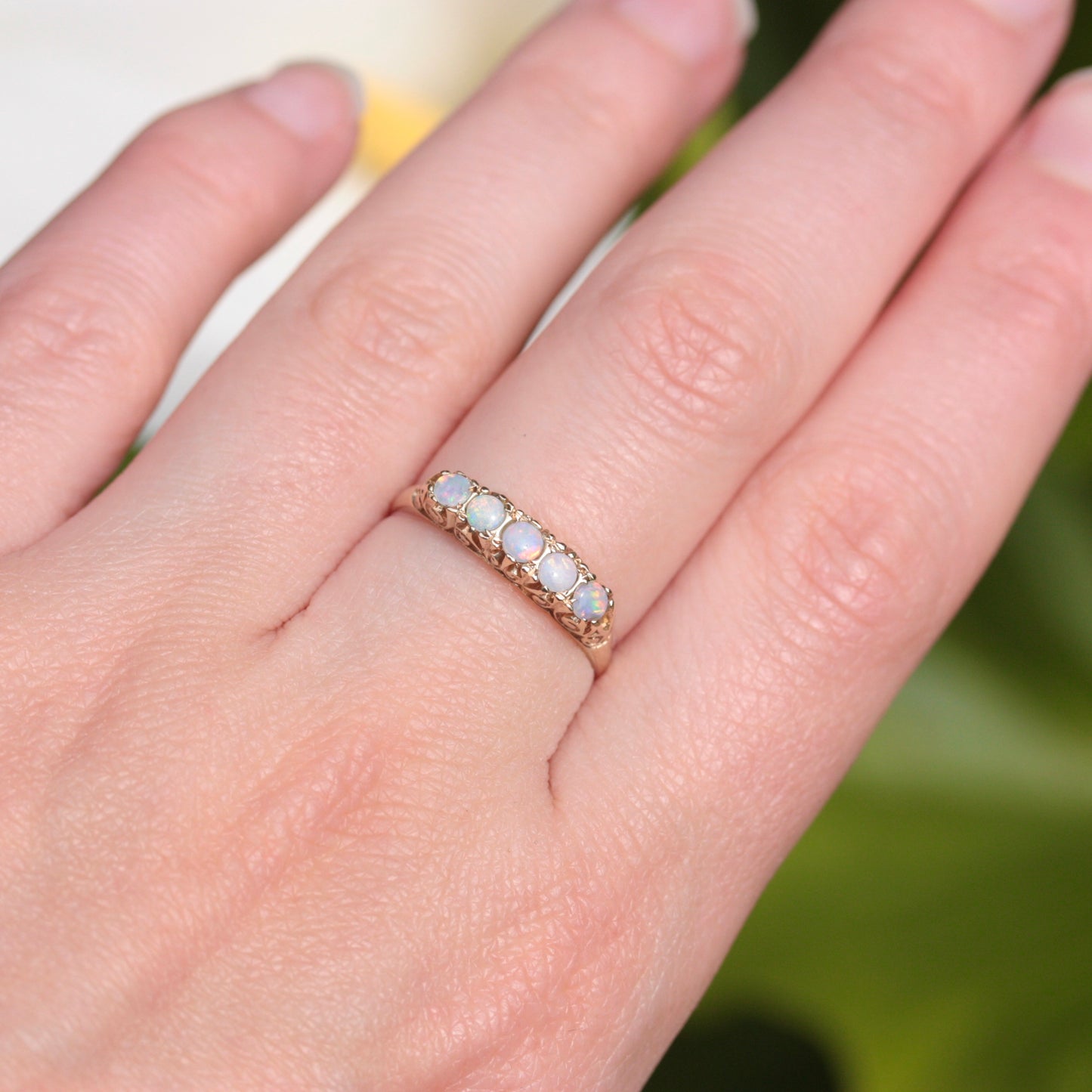 Vintage 9ct Gold Opal 5 Stone Ring