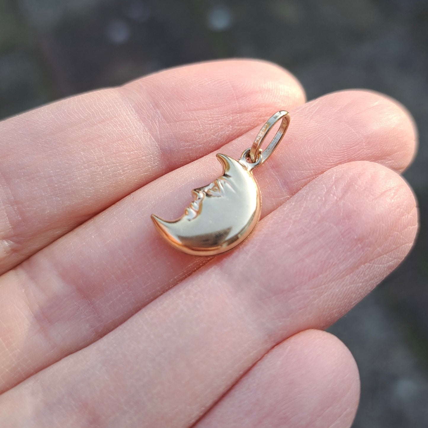 Late Vintage 9ct Gold Man on The Moon Pendant