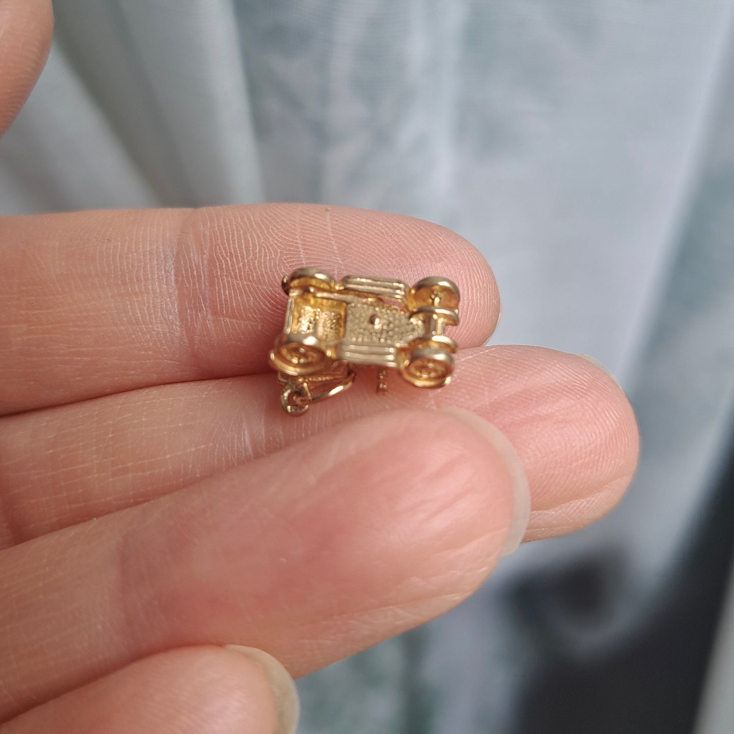 Solid 9ct Yellow Gold Old Fashioned Car Charm
