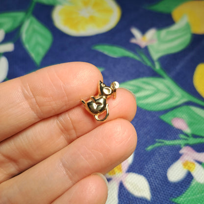 Small Vintage 9ct Gold Sitting Mouse Charm