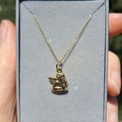 9ct Gold Cherub Charm / Small Pendant