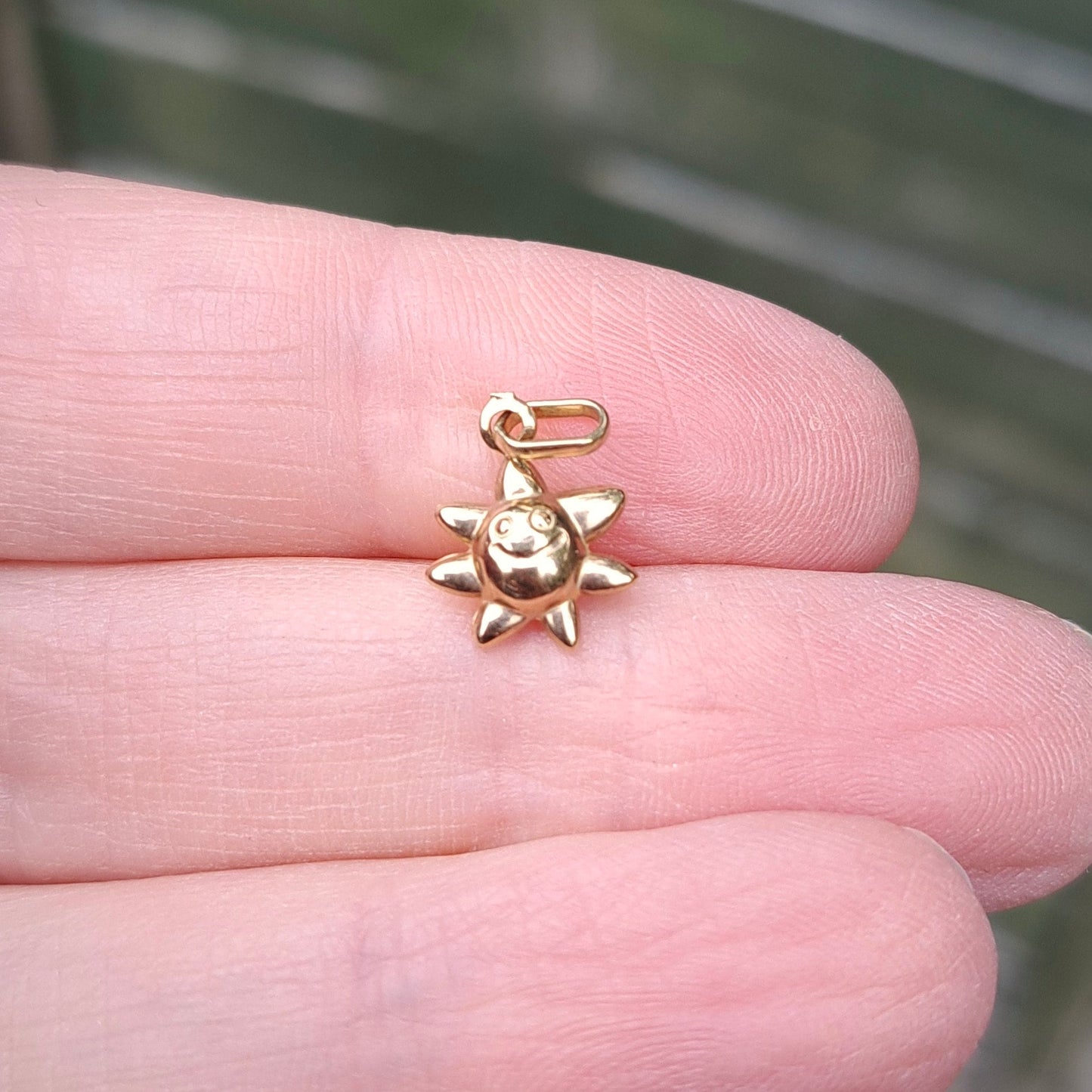 Mini 9ct Gold Puffy Happy Sun Charm / Pendant