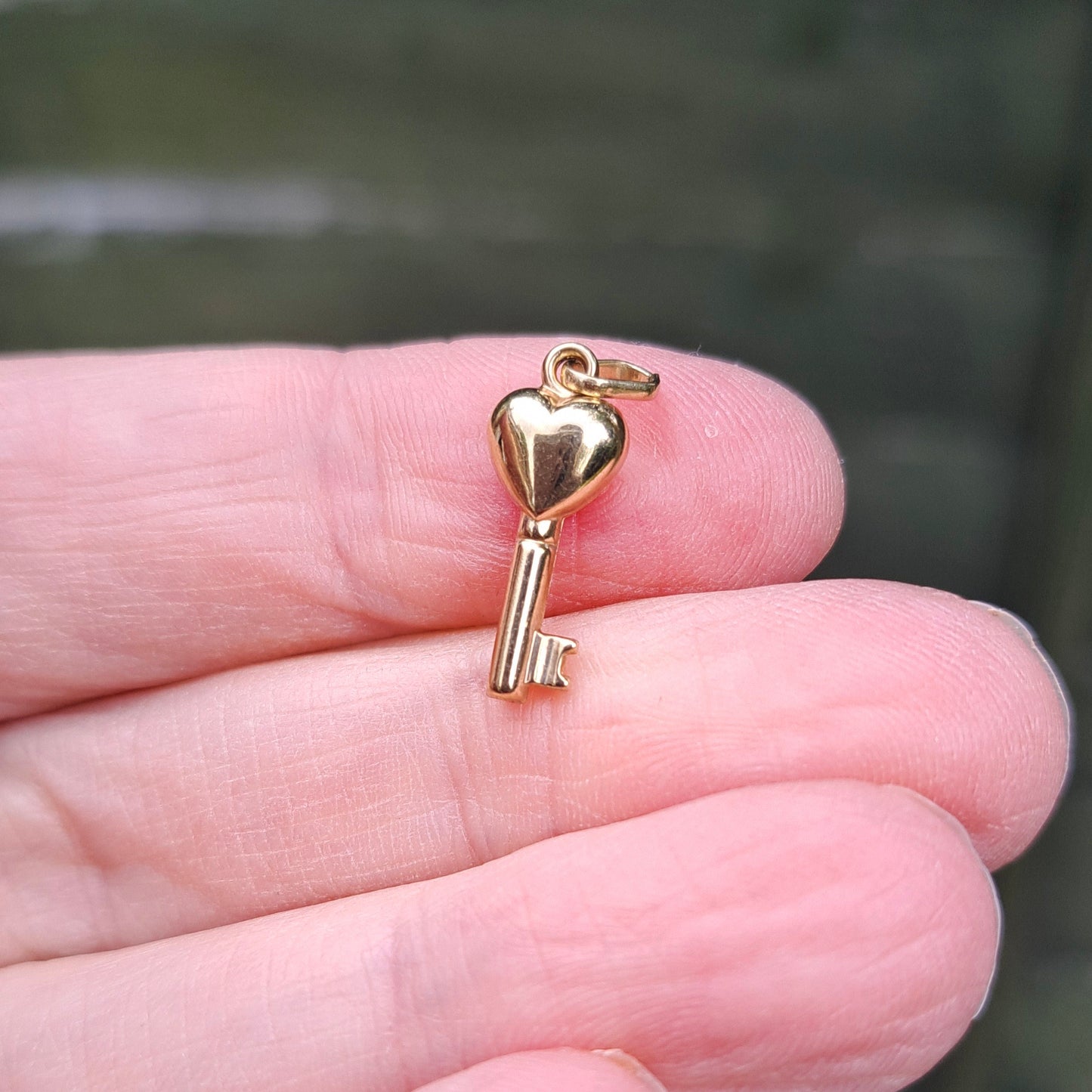 9ct Gold Puffy Heart Key Charm / Pendant