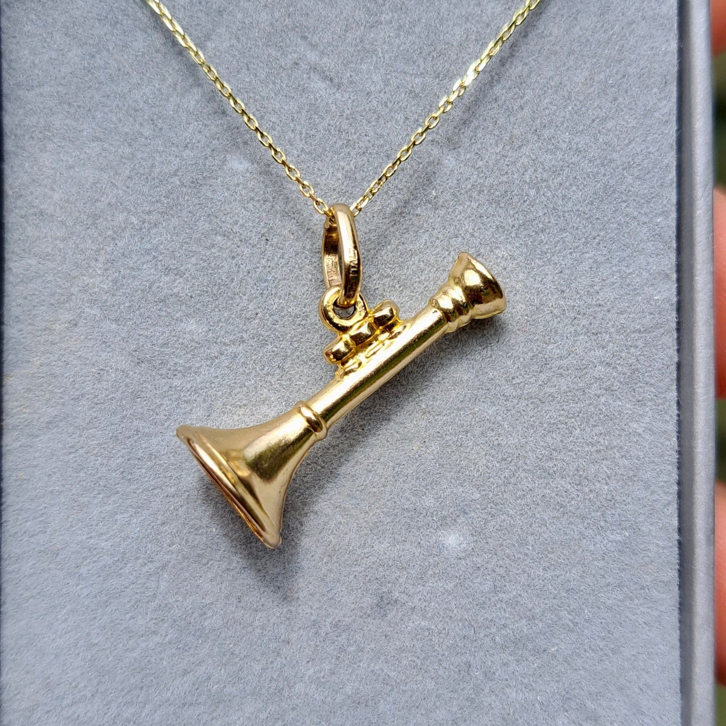 9ct Trumpet Charm / Pendant