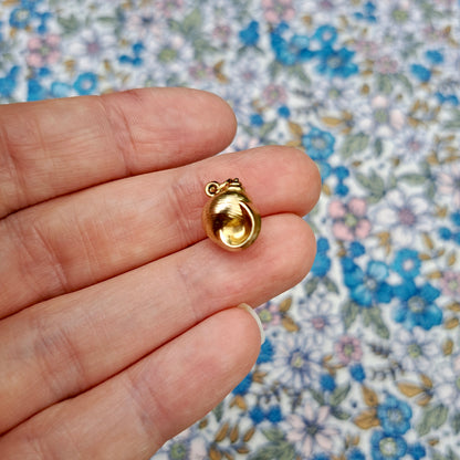 Vintage 9ct Gold Shell Charm, 1972