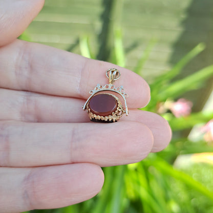 Vintage 9ct Gold Spinner Pendant with Onyx, Bloodstone and Carnelian