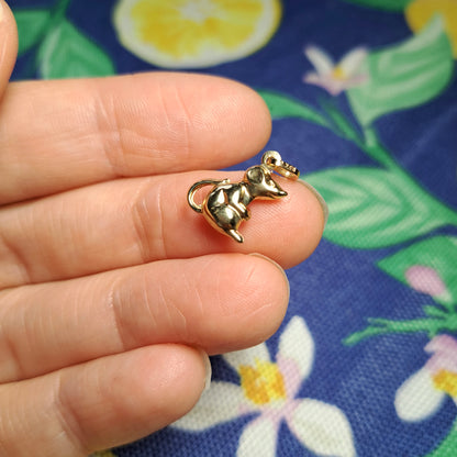 Small Vintage 9ct Gold Sitting Mouse Charm