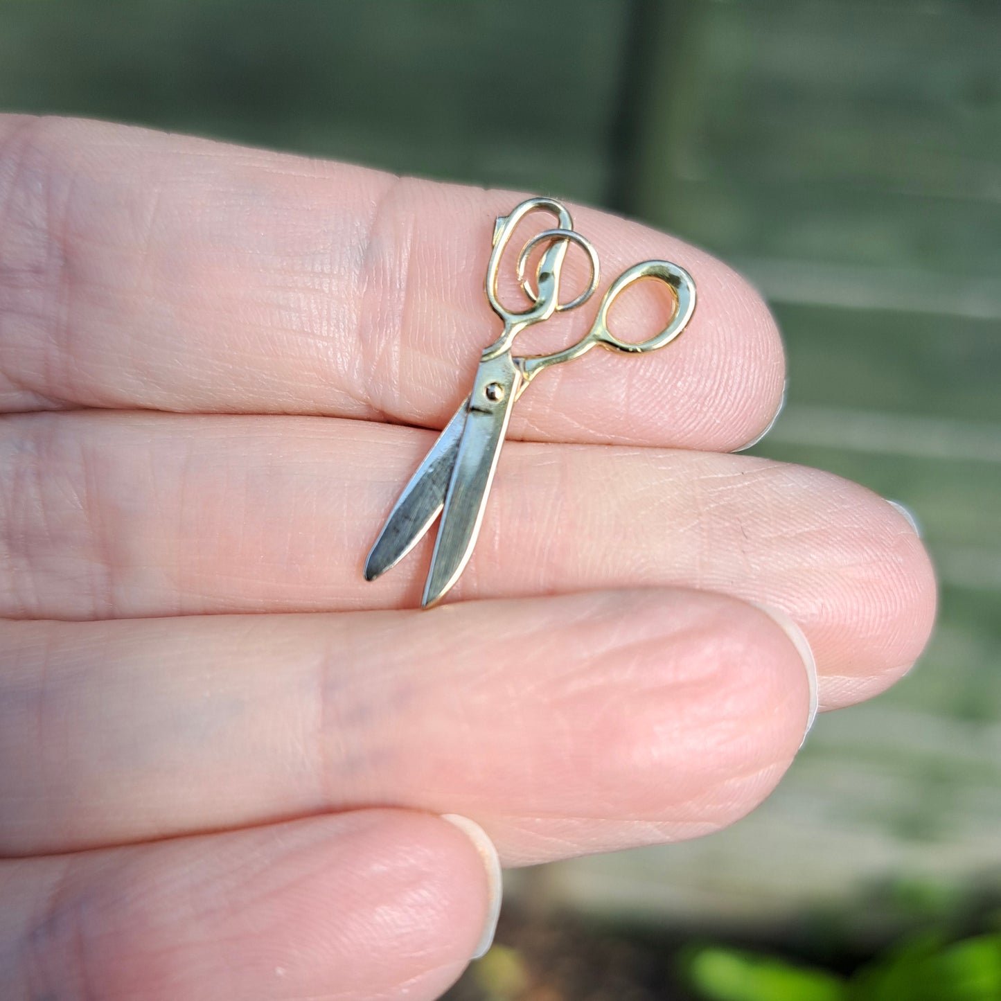 Vintage 9ct Gold Moving Scissors Charm