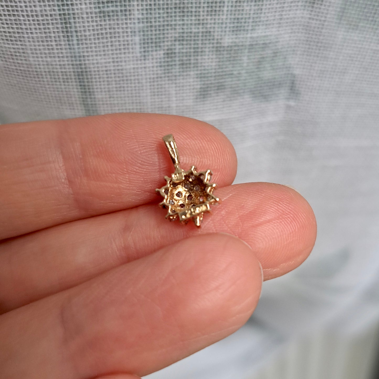 Late Vintage 9ct Gold and Diamond Cluster Pendant