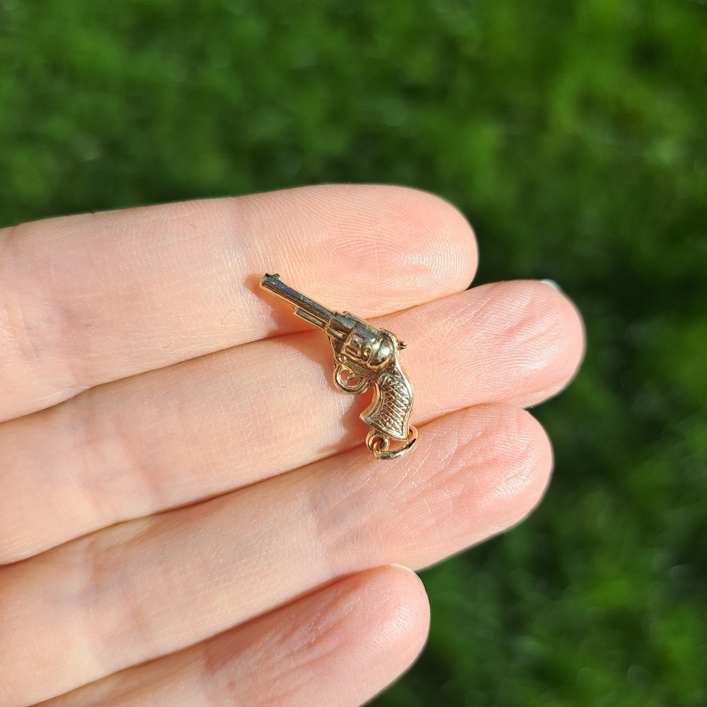 Vintage 9ct Gold Revolver Gun Charm