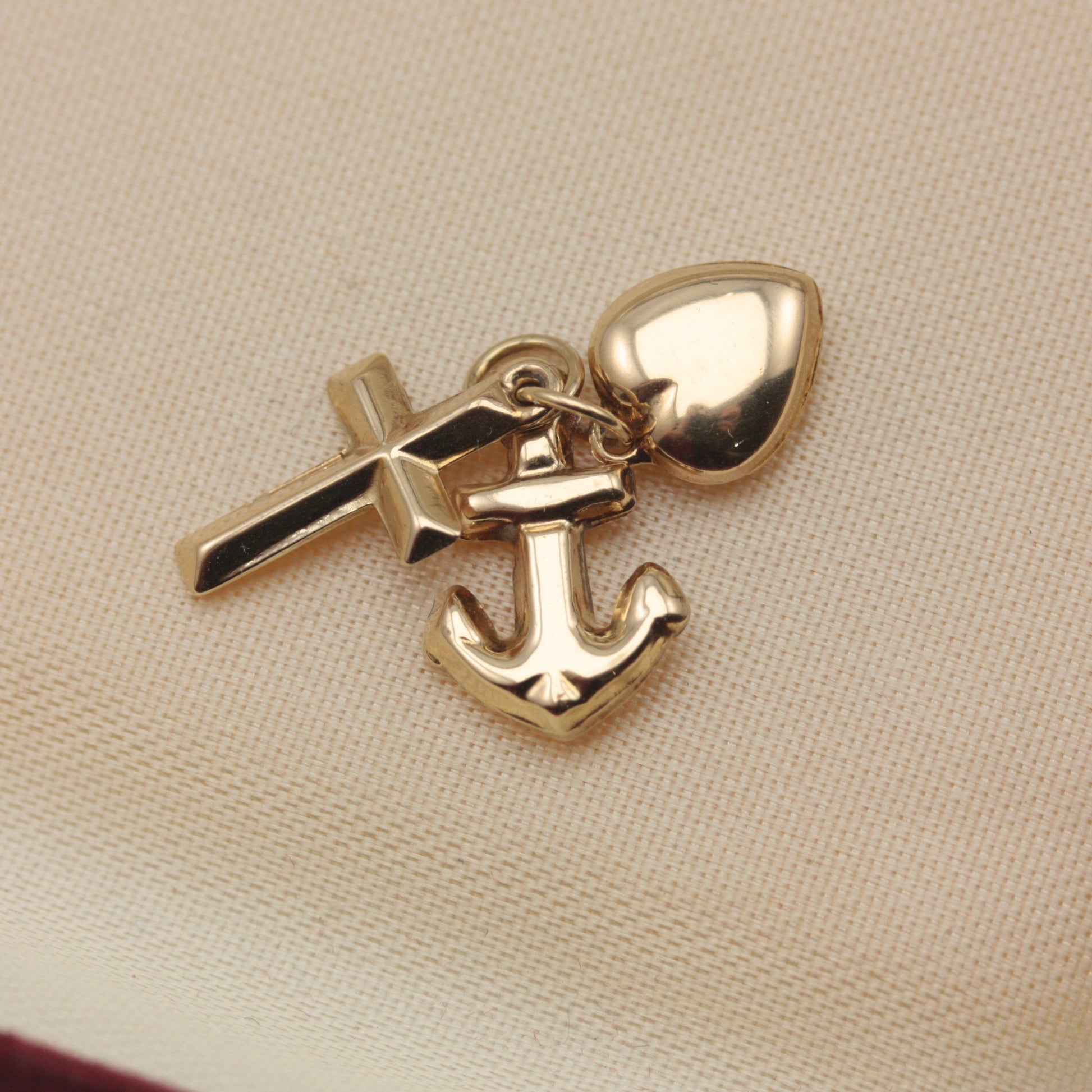 vintage 1970s 9ct gold hope faith and charity charm