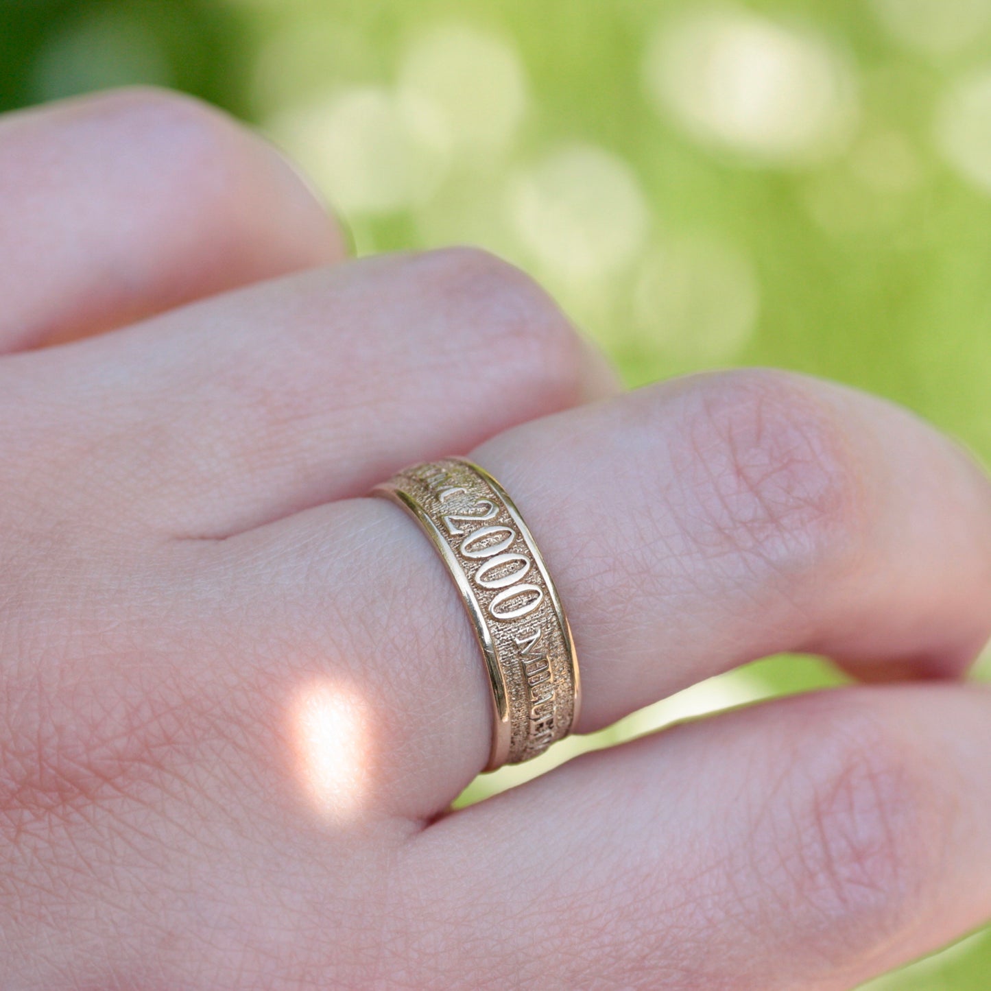 Vintage 9ct Gold Millennium Year 2000 Ring