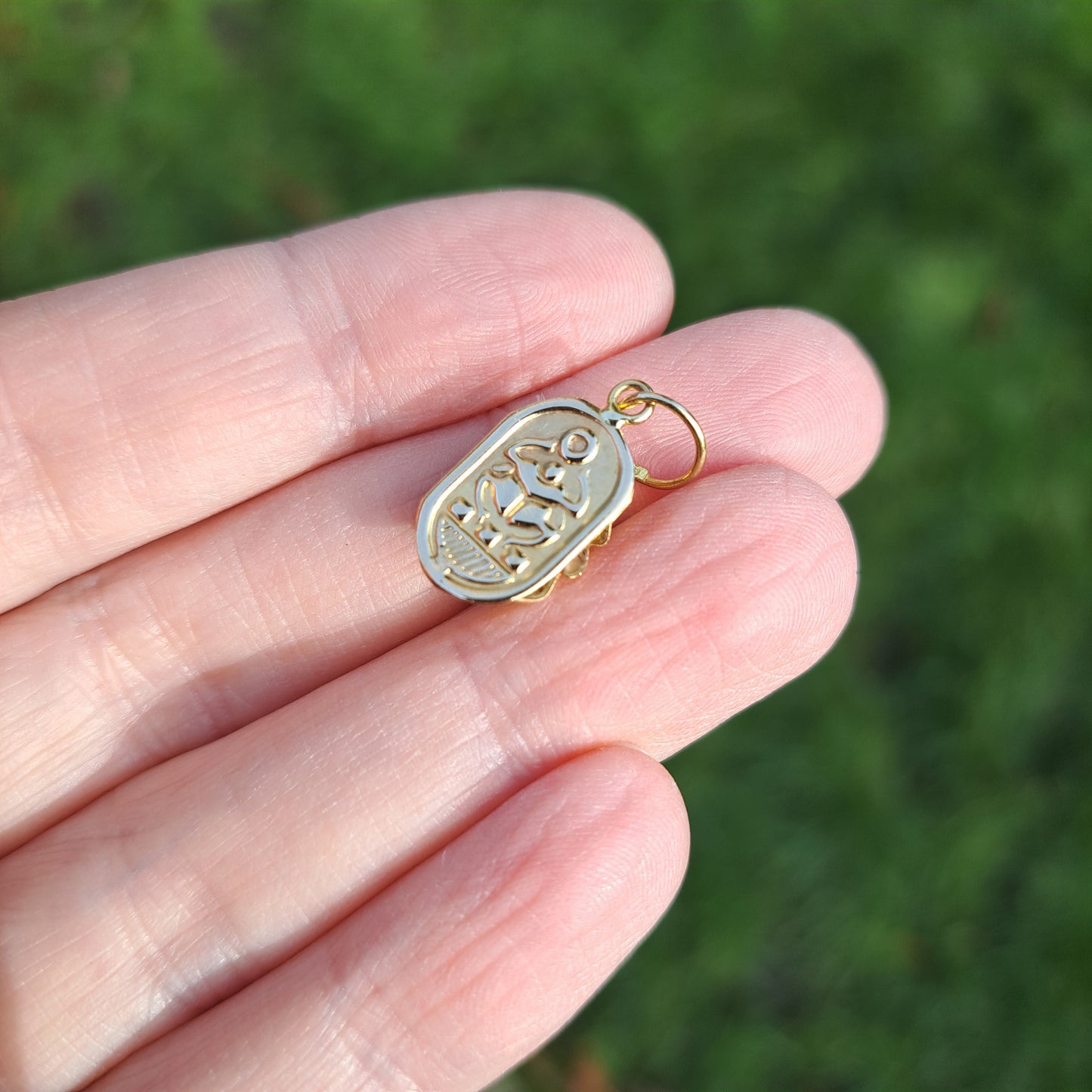 Vintage Egyptian 18ct Gold and Lapis Lazuli Scarab Beetle Charm