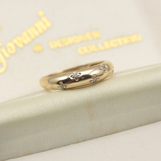 Pre-owned 9ct Gold and Diamond Domed Clover Ring