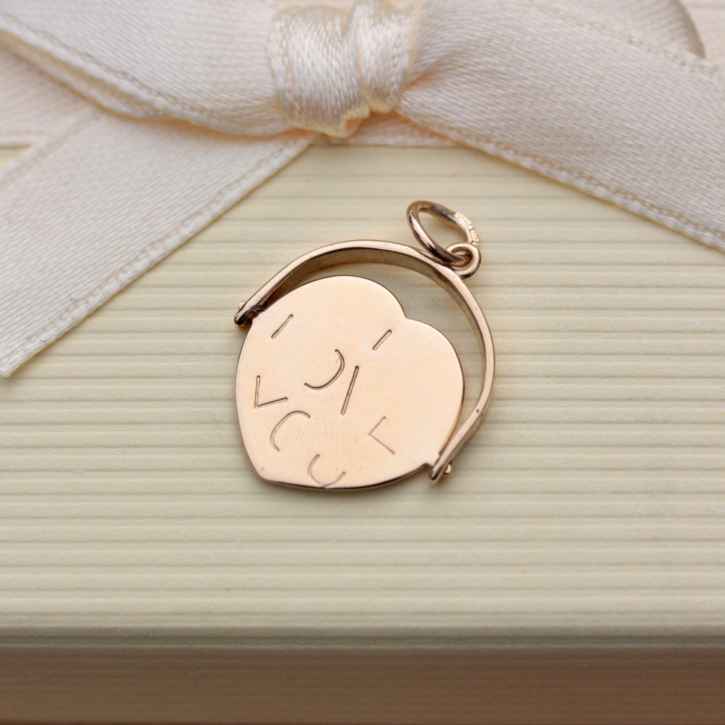 Vintage 9ct Gold "I LOVE YOU" Heart Spinner Pendant