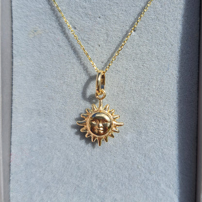 Vintage 14ct Gold Small Sun Face Charm