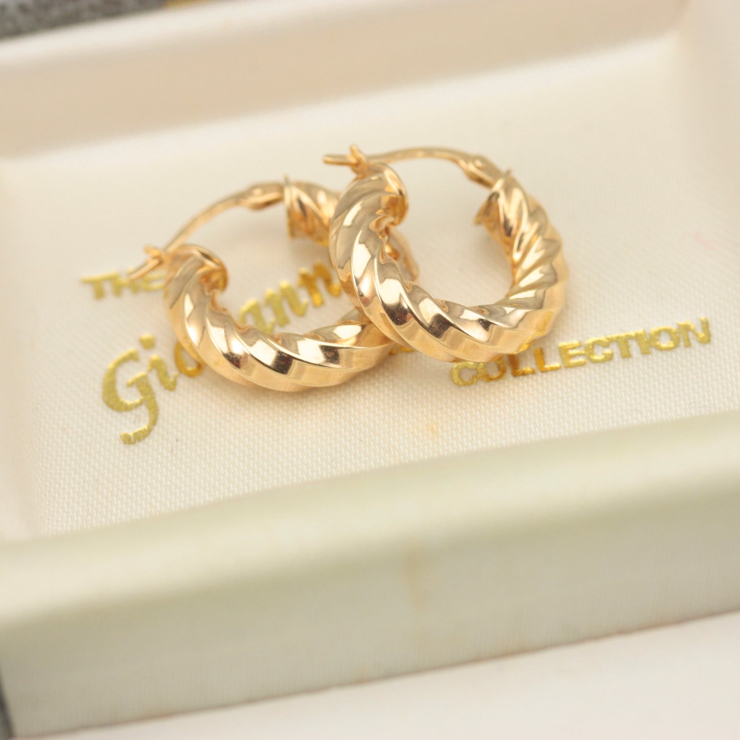 Pre-owned 9ct Yellow Gold Small Chunky Twist Hoop Earrings