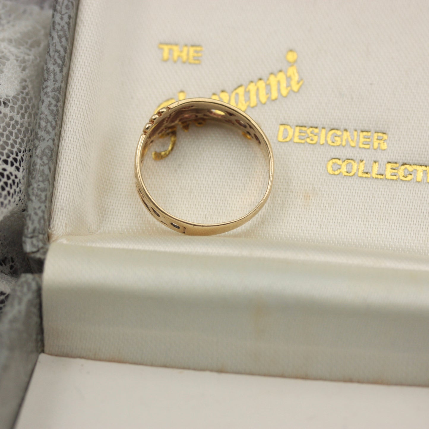 Vintage 9ct Gold Claddagh Band Ring