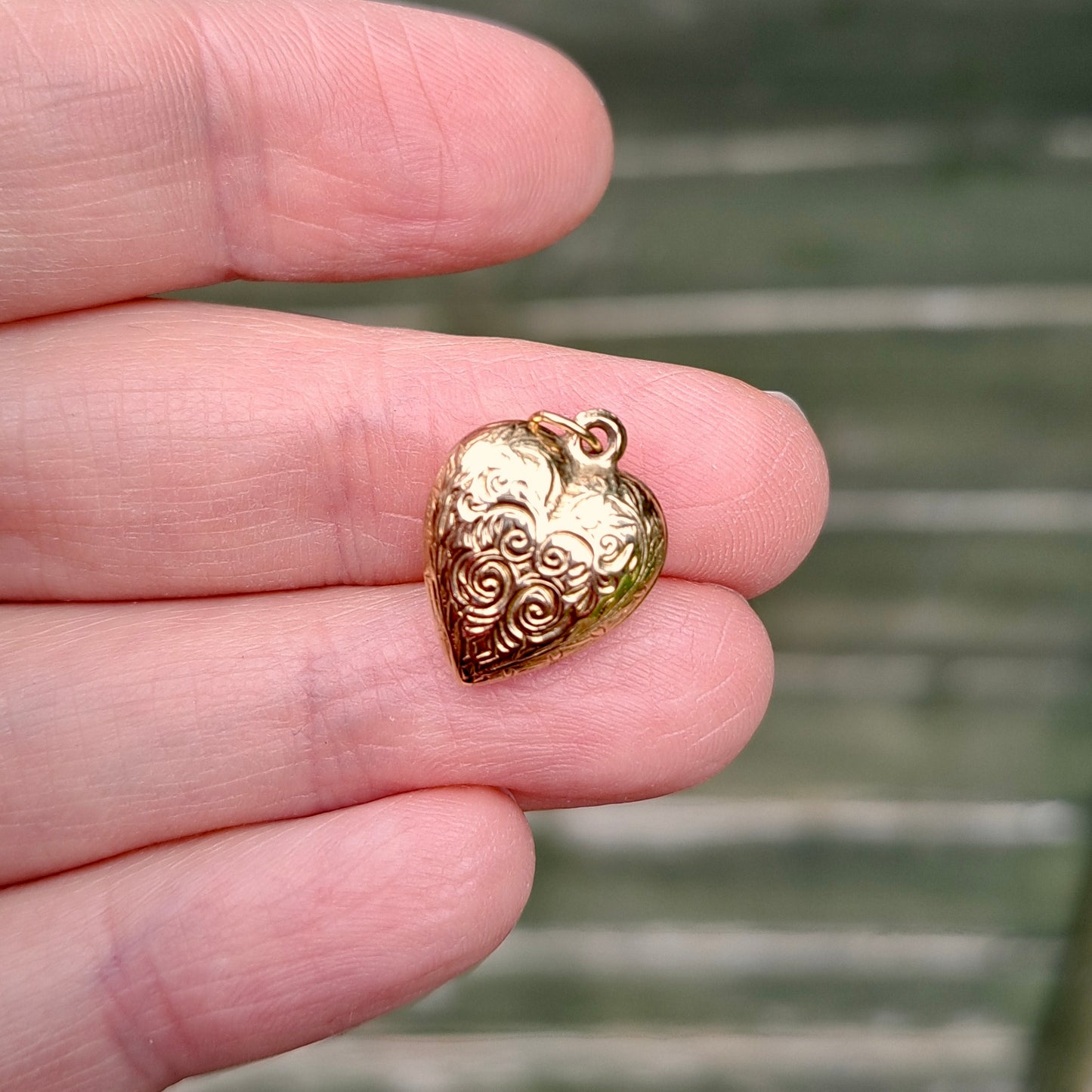 Vintage 9ct Gold Engraved Puffy Heart Charm, 15mm