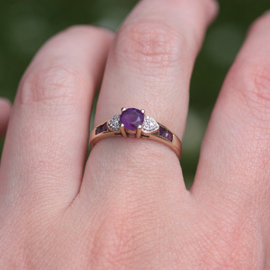 Vintage 9ct Gold Amethyst and Diamond Ring