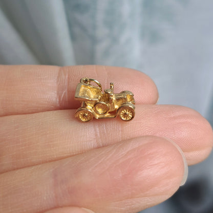 Solid 9ct Yellow Gold Old Fashioned Car Charm