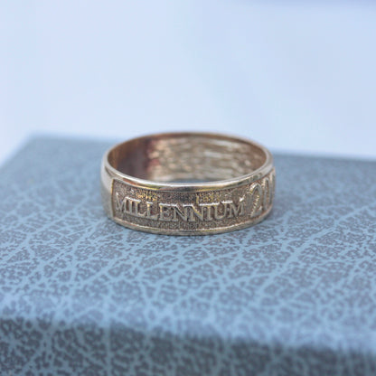 Vintage 9ct Gold Millennium Year 2000 Ring
