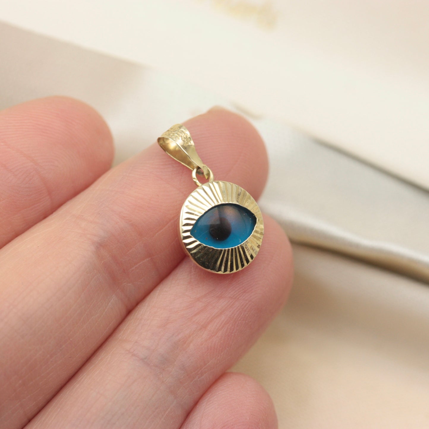 Pre-owned 14K Gold and Glass Turkish Nazar Eye Pendant