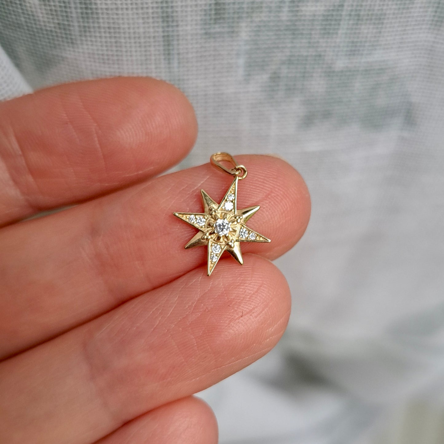 Pre-owned 9ct Gold CZ North Star Pendant