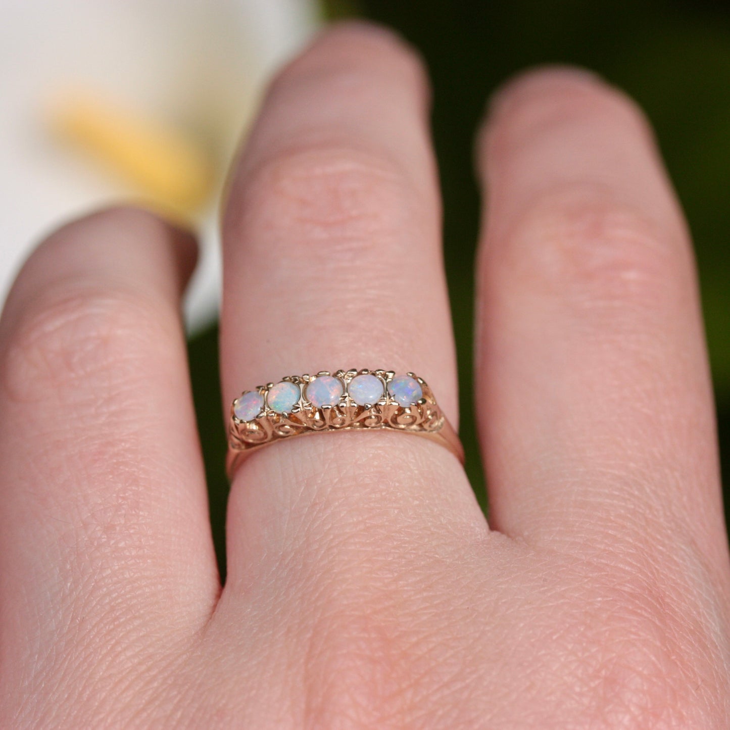 Vintage 9ct Gold Opal 5 Stone Ring