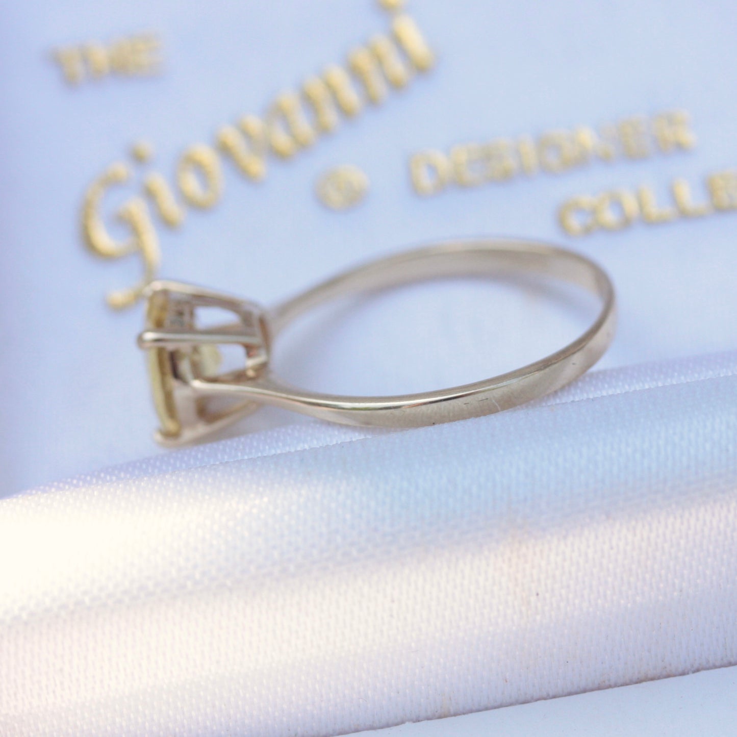 Pre-owned 9ct Gold Citrine Solitaire Ring