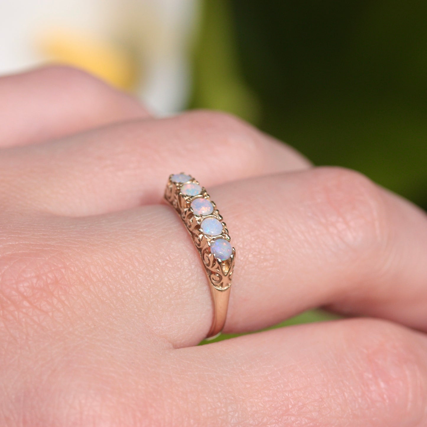 Vintage 9ct Gold Opal 5 Stone Ring