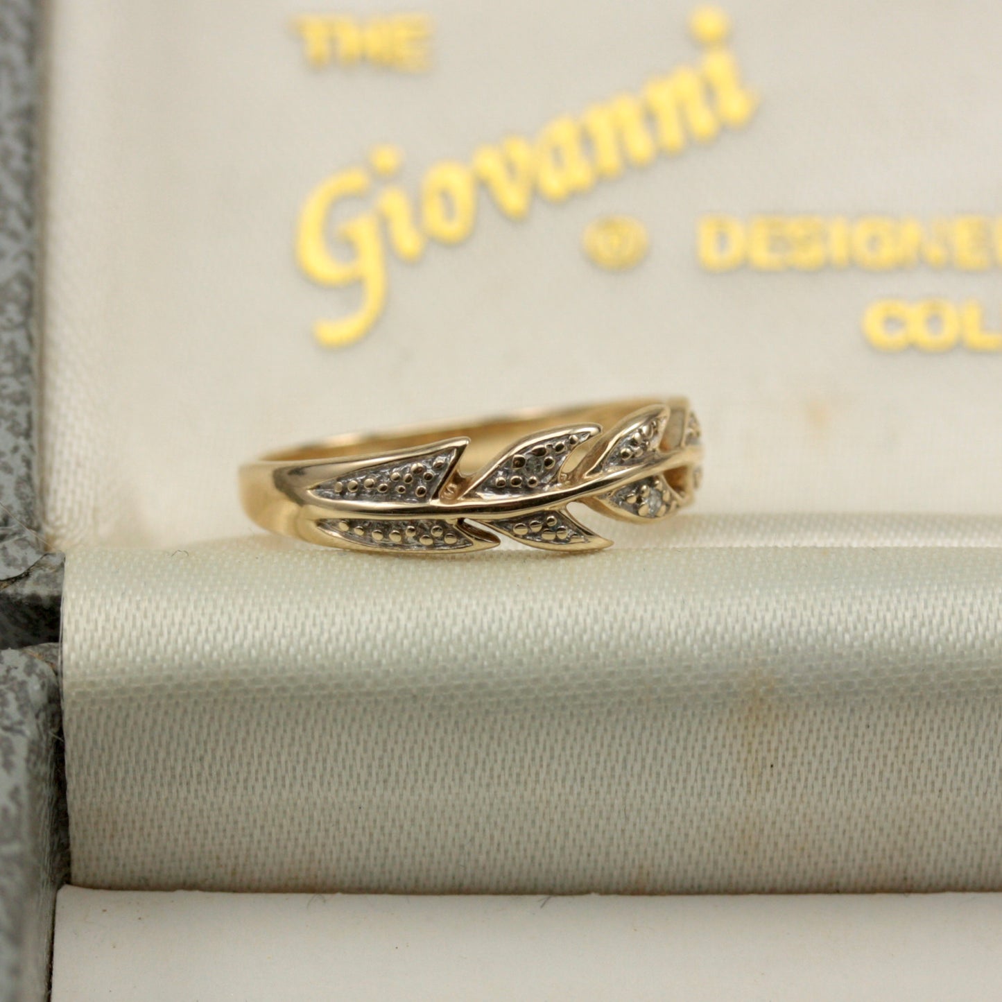 Late Vintage 9ct Gold and Diamond Arrow Style Band