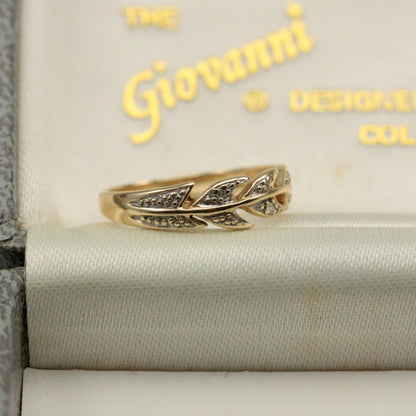Late Vintage 9ct Gold and Diamond Arrow Style Band